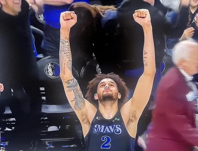 历史开奖-告慰母亲！莱夫利轰12+15举双拳悼念：我想你了妈妈