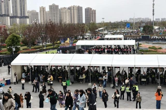 加拿大28开奖结果-近6万名观众来金牛观赛观演，五粮液文体中心迎来今年首个双馆同开|五粮液文化体育中心|中超|金牛区|中超联赛|成都蓉城_新浪体育_新浪新闻